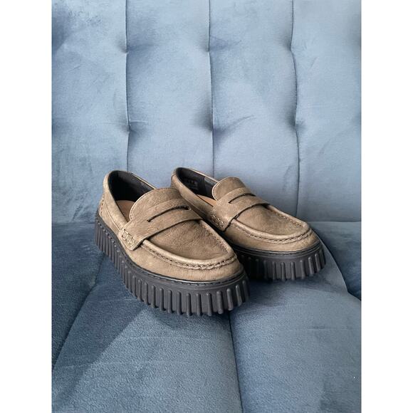 Clarks Torhill Penny Loafer 90s Olive Green Black Platform Sole Women's Size 6.5 - Picture 2 of 8